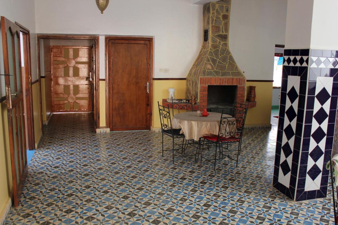 Kasbah Lucas Vandrarhem Akhendachou n'Ait Ouffi Exteriör bild