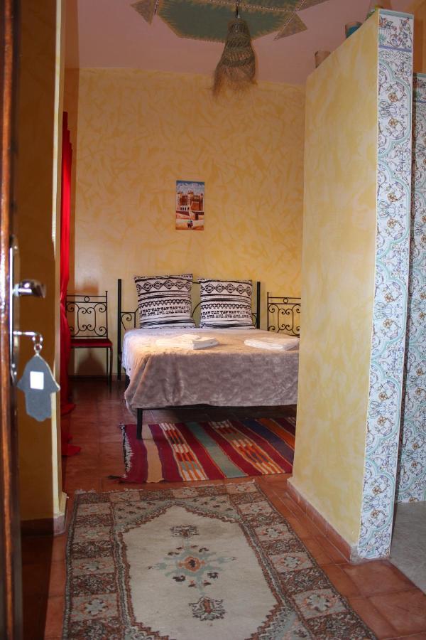 Kasbah Lucas Vandrarhem Akhendachou n'Ait Ouffi Exteriör bild