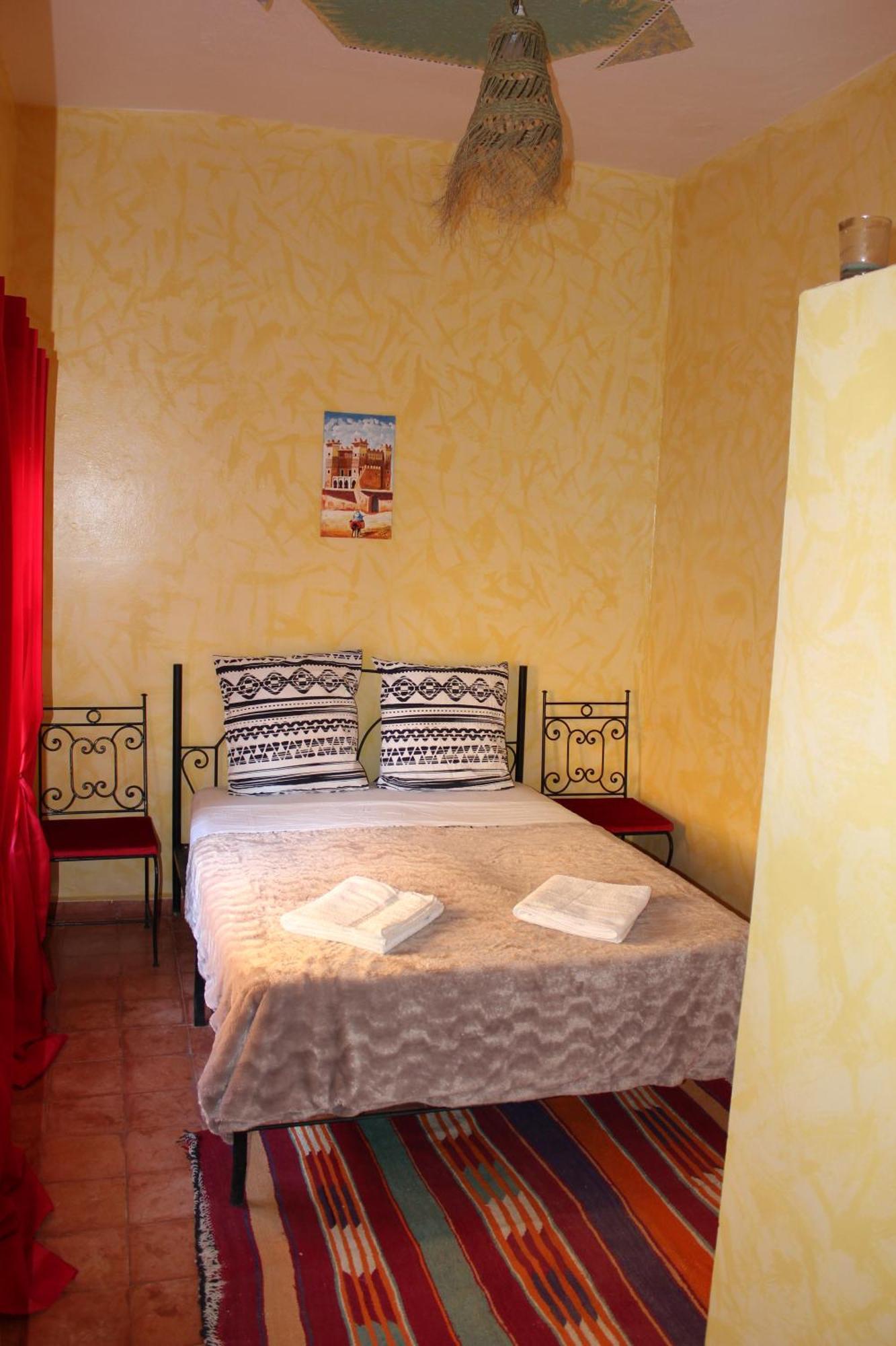 Kasbah Lucas Vandrarhem Akhendachou n'Ait Ouffi Exteriör bild